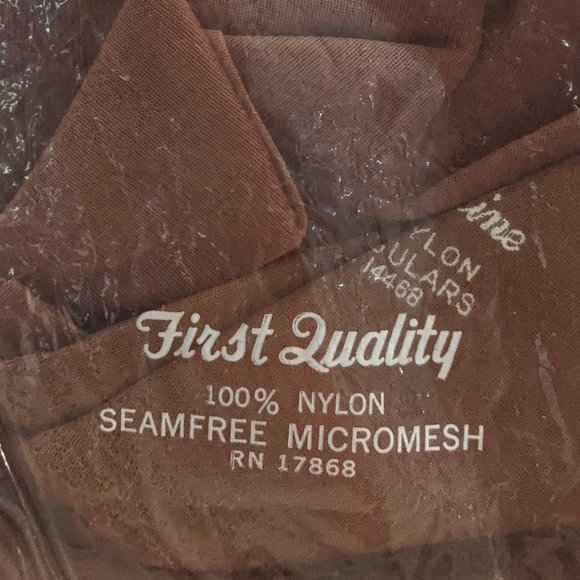 Vintage 3 Pack “First Quality Seamless Mesh Run Resist” Thigh-high Stockings - Picture 5 of 6